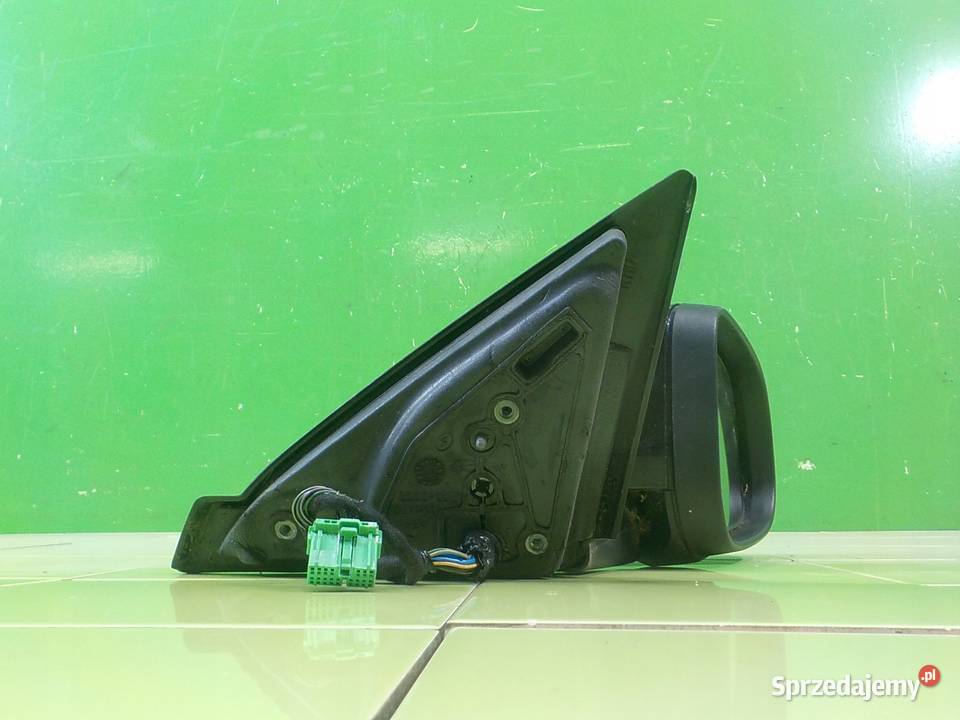 VOLVO C30 LIFT 16 D 10r 3D lusterko prawe Suków