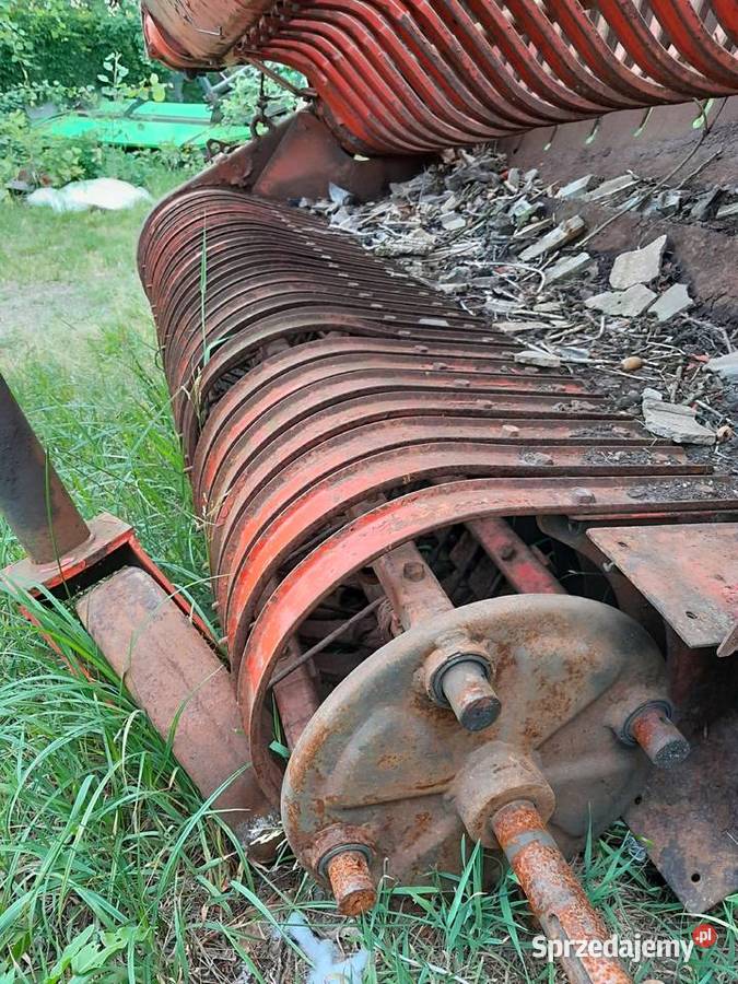 Przyczepa samozbierająca Mengele 21 noży łódzkie Rososz