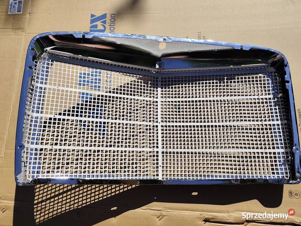 Mercedes atrapa grill W 115 osobowe