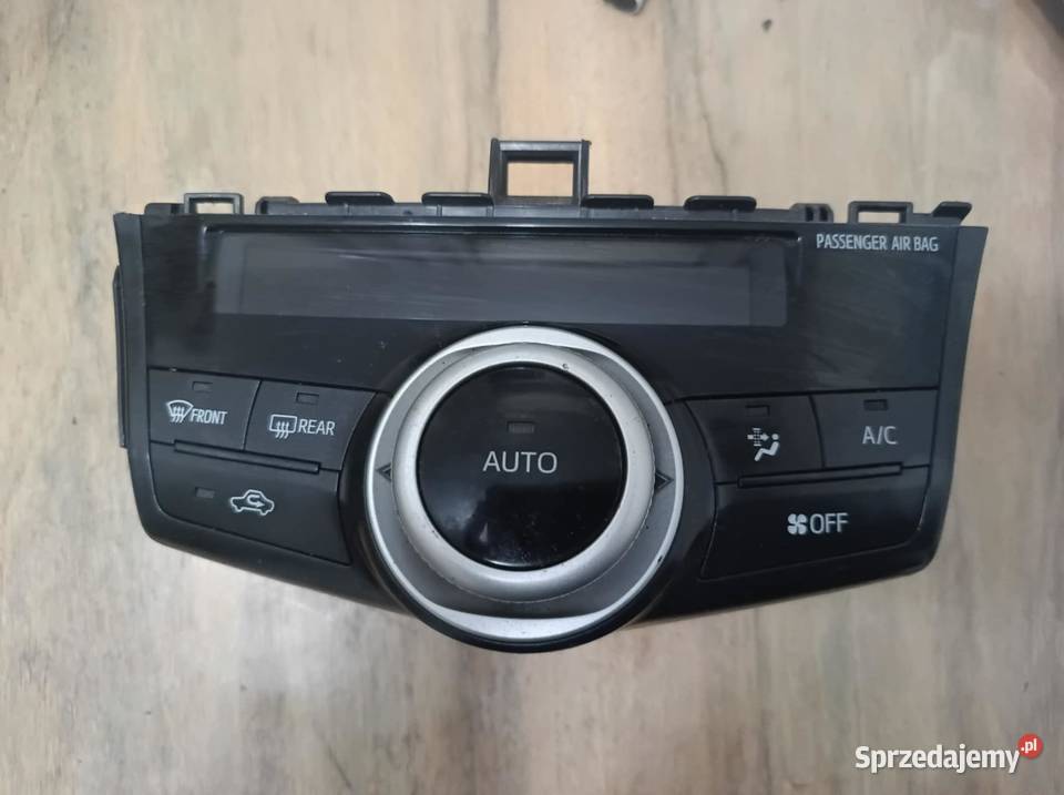 Toyota Prius Plus panel sterowanie klimatyzacji osobowe Warszawa