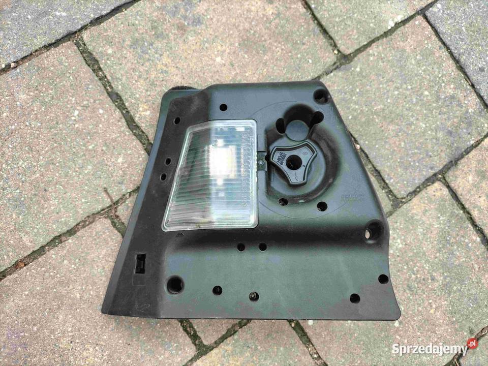 Oprawa żarówek lewa tylna w lampe BMW E46 SEDAN osobowe Poręba sprzedam