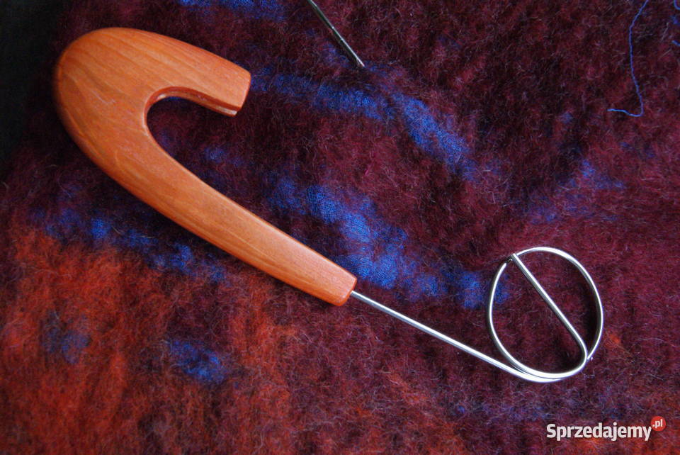 Pomarańczowa brosza agrafka drewno rękodzieło Łódź