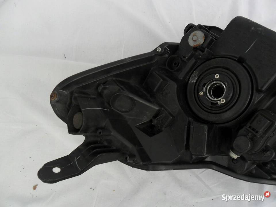 Toyota Yaris III 3 reflektor prawy przedni lampa Lampy przednie Nowy Tomyśl sprzedam