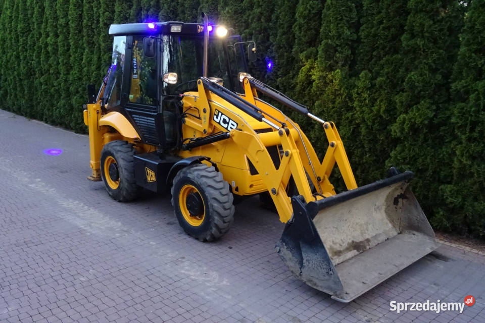 na równych kołach JCB 2CX SM 4 WS JCB 2CX 4x4 mazowieckie Góra Kalwaria