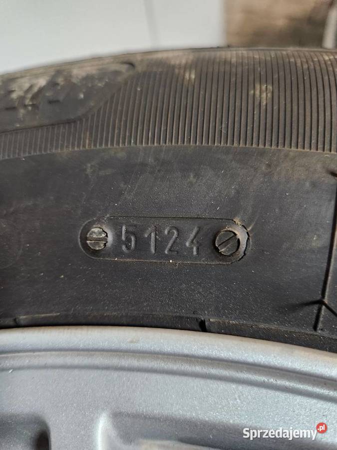 Koła zimowe dodge jeep 225x 65x17 Samochodowe Motoryzacja Kraków