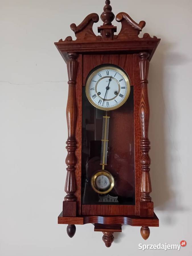 Zegar ścienny z wahadłem firmy Hermle Bezrzecze