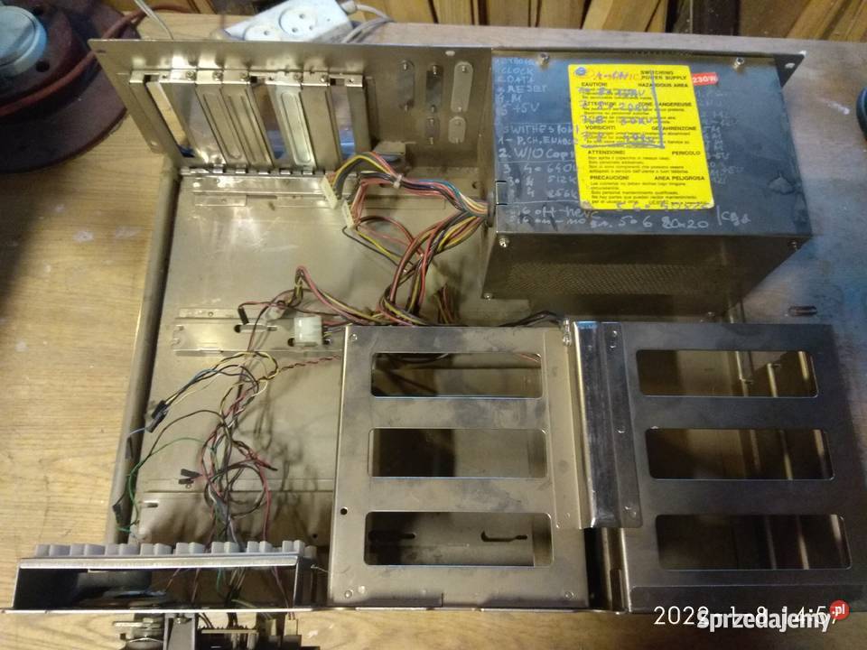 Obudowa At leżąca łata 90 Ilość wentylatorów 0 Kraków sprzedam