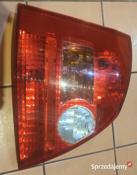 Lampa lewy tył Honda Civic VII 5 drzwihatchback Krosno sprzedam