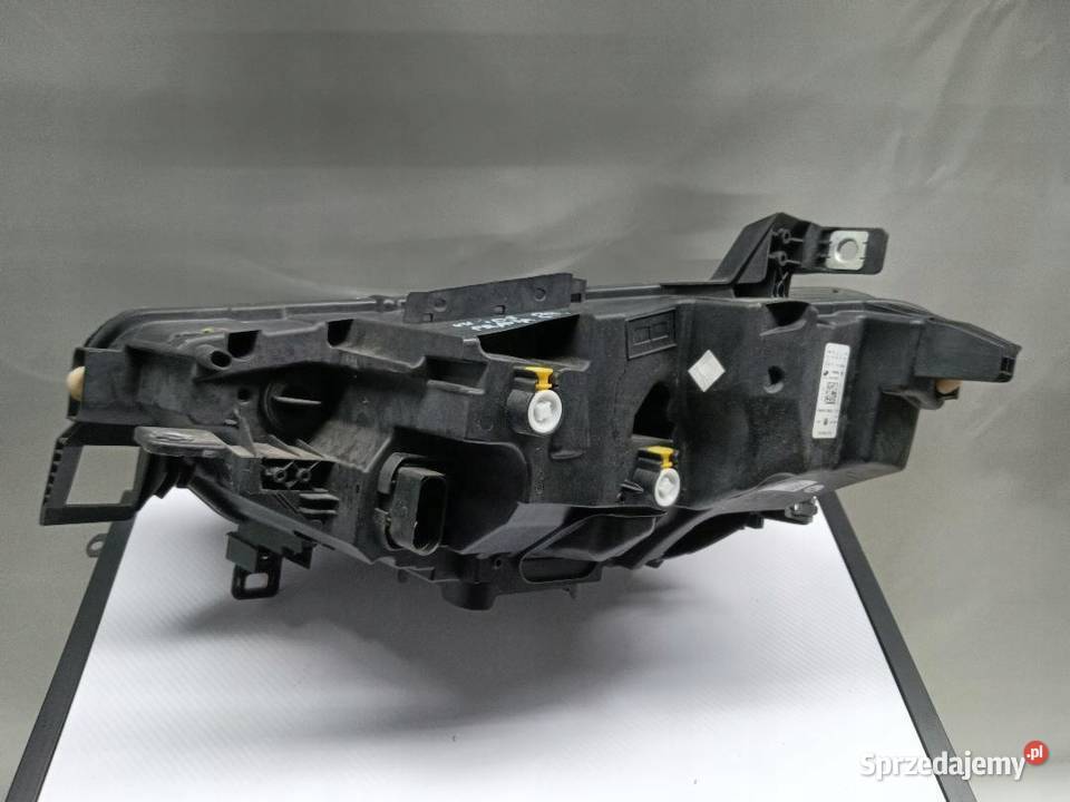 LAMPA PRAWA PRZÓD PRZEDNIA FULL LED VW ID3