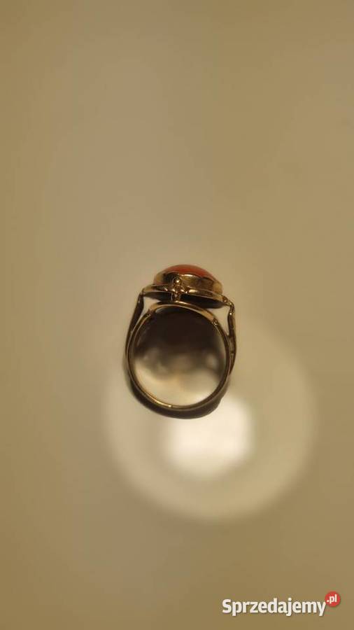 Złoty pierścionek z koralem Gdańsk