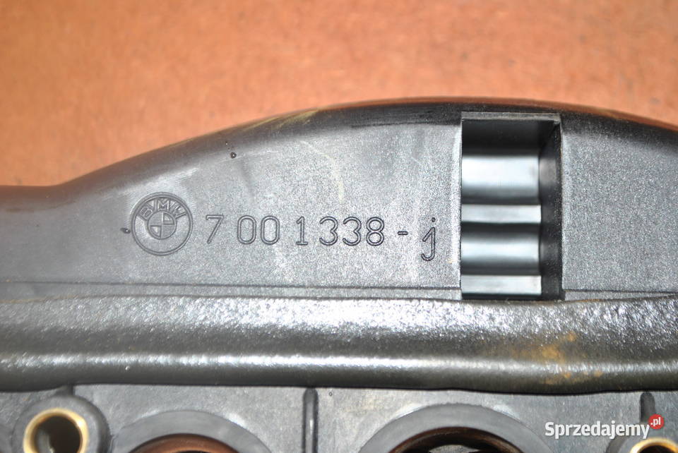 Uszczelka rurek nagrzewnicy w ścianie grodziowej Poręba