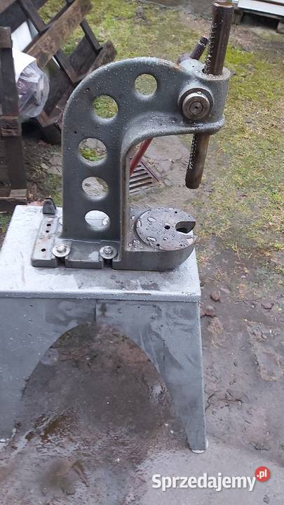 Prasa firmy Bizon nowa ze stolikiem Dobczyce