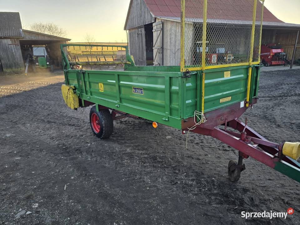 Rozrzutnik obornika 25t nowy nieuszkodzony Rozrzutniki obornika Kielce sprzedam