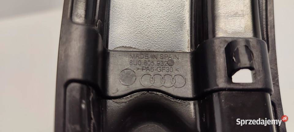 AUDI Q3 8U WSPORNIK PASA PRAWY PRZÓD 8U0805932