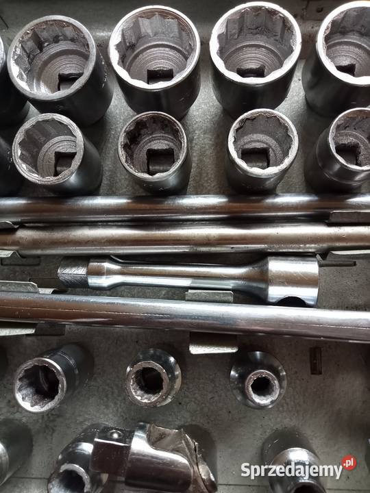 Komplet nieużywanych kluczy nasadowych z PRLu Sosnowiec