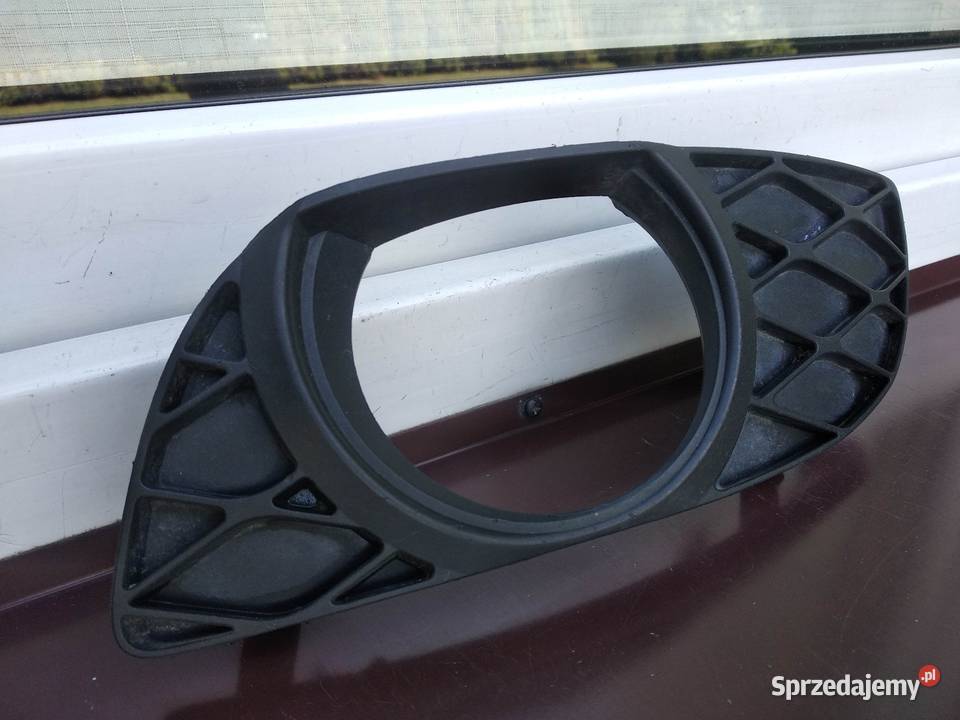 Toyota Yaris I 1 kratka zderzaka przedniego lewa łódzkie