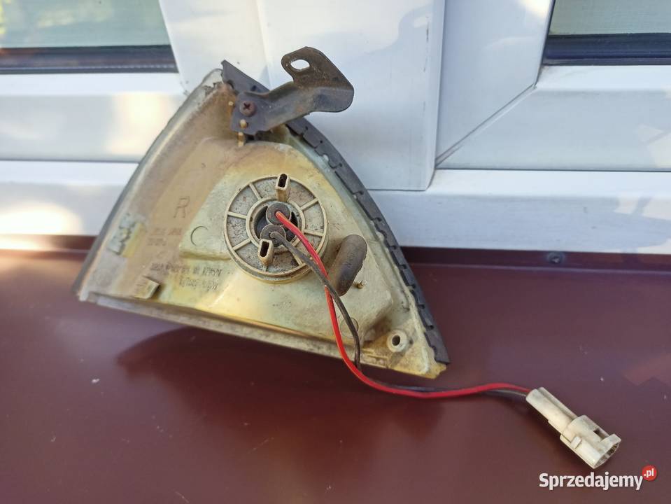 Suzuki Swift MK2 II lampa pozycyjna prawa Sieradz