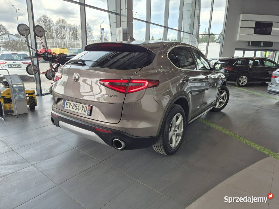 Alfa Romeo Stelvio 22 Diesel Q4 4X4 Zadbany gniazdo USB Łaziska Górne