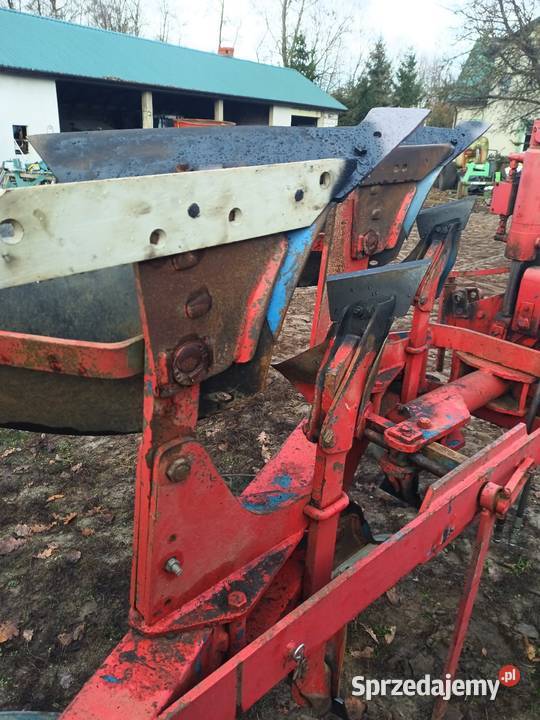 Pług Massey Ferguson na licencji Frost Pólki