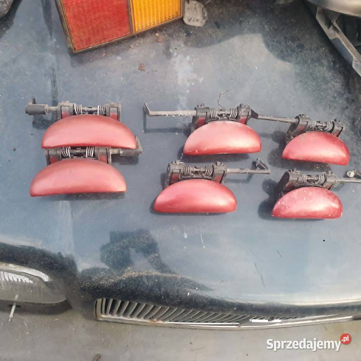 Klamka czerwona prawa przód tył Peugeot 206 Rok produkcji 2004 Kraków