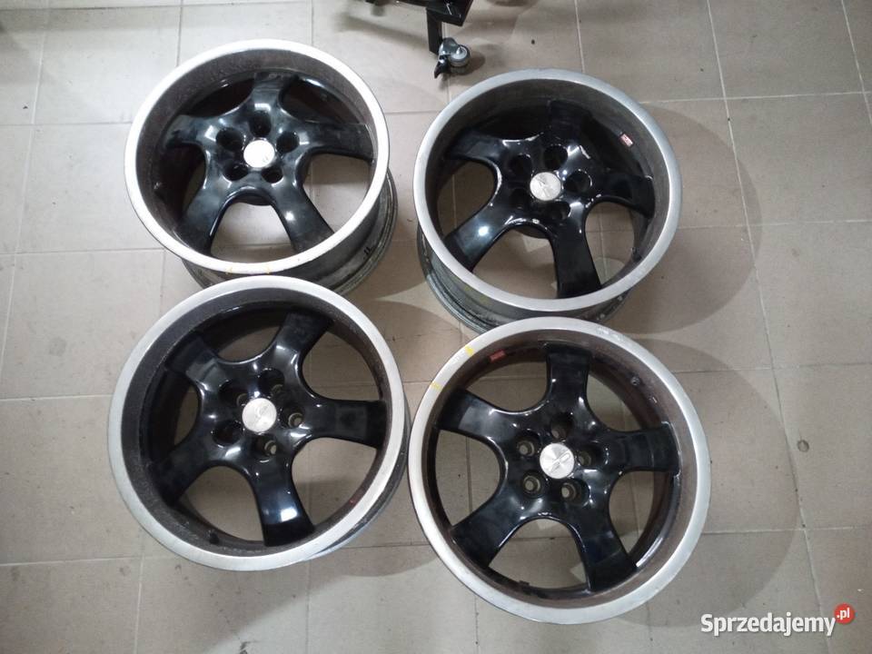 Felgi aluminiowe OZ Racinng 8Jx17 Samochodowe Strzałkowo