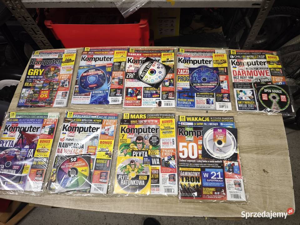 Zestaw gazet czasopism Komputer Świat roczniki