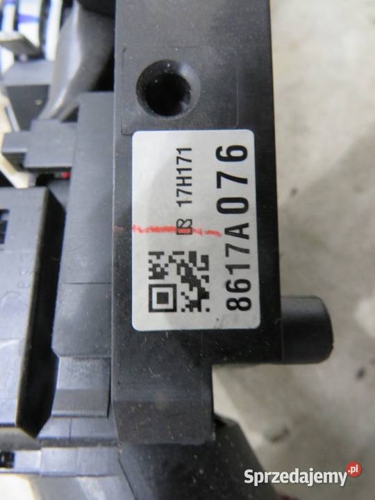 PRZEŁĄCZNIK ZESPOLONY OUTLANDER III 8617A076 sprzedam