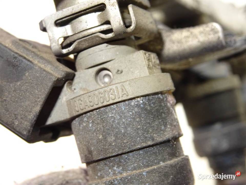 LISTWA WTRYSKOWA WTRYSKIWACZE AUDI A3 8L