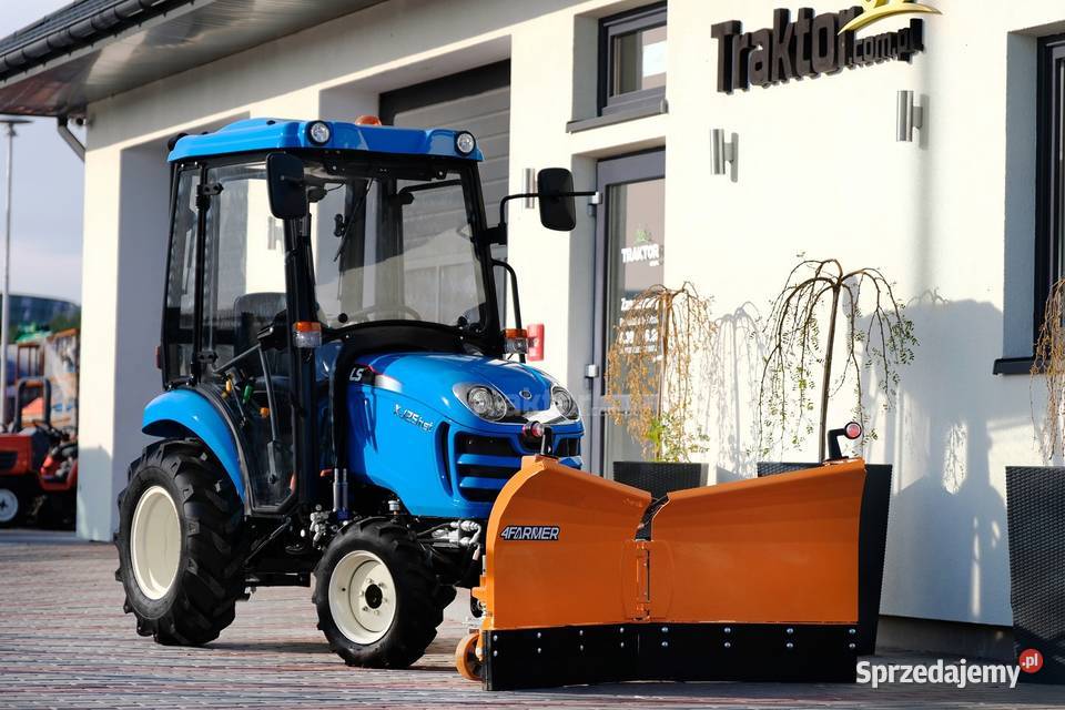 LS Tractor XJ25 HST 4x4 244 CAB pług do śniegu Tajęcina