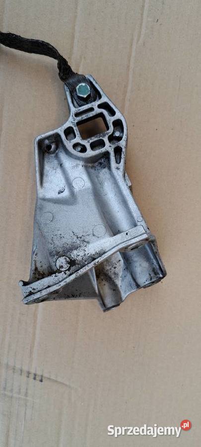 Łapa mocowanie silnika 8A0199307C Audi 80 B4 osobowe Luzino