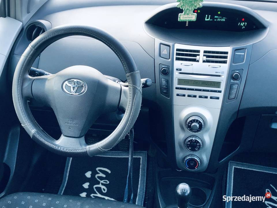 Toyota Yaris II 10VVTi 69 Biały akrylowy Przeworsk sprzedam