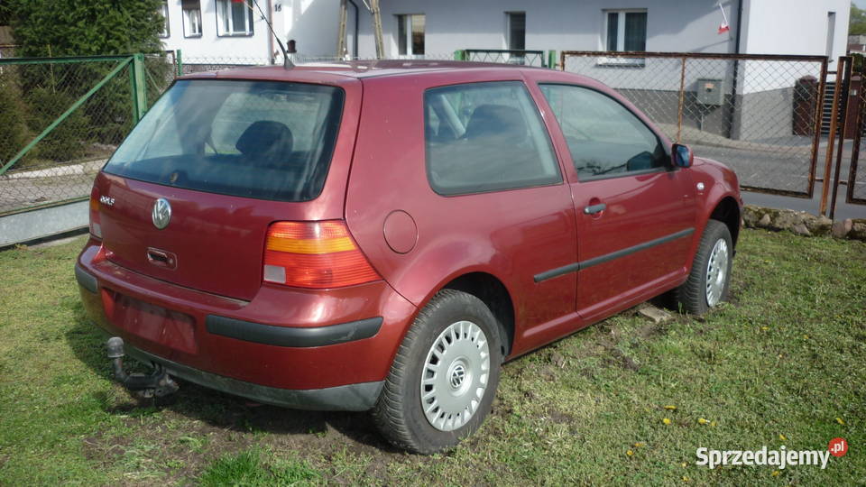 Boczki bagażnika Golf 4