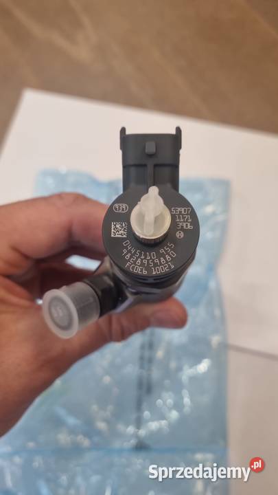 Nowy oryginalny wtryskiwacz BOSCH K9828959880 Poznań
