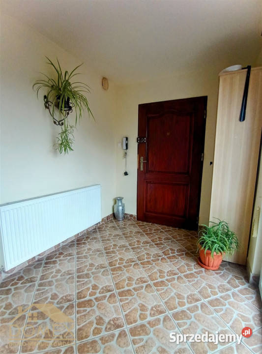sprzedaży domu wolnostojącego 256m2 Pogrzebień sprzedam