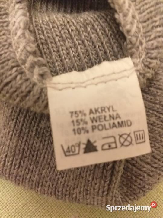 Czapka popielata z dużym pomponem Trend Setter