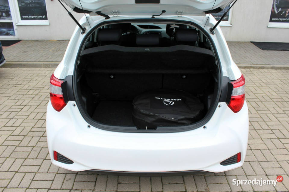 Toyota Yaris LPG 72 SalonPL FV23 1WŁ Rej2021 ASO Sokołów