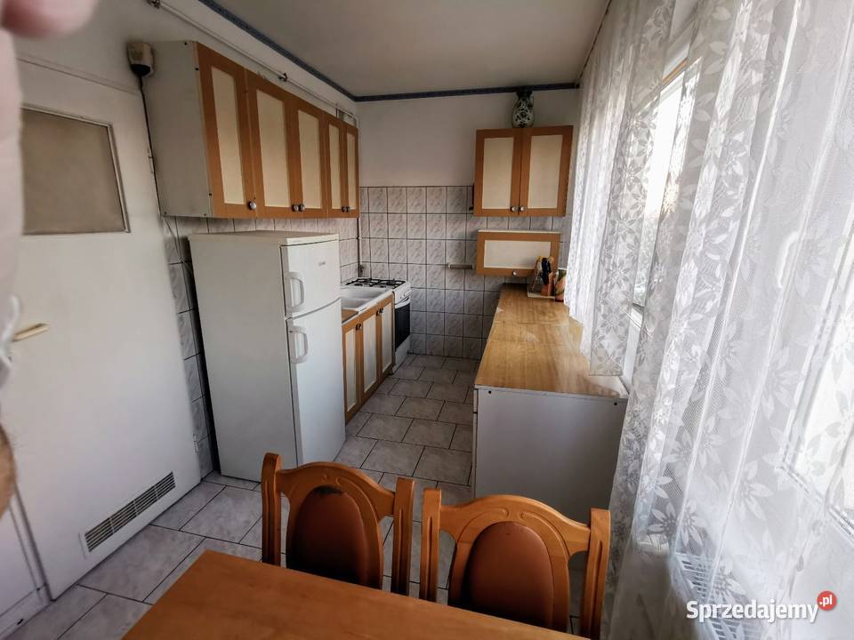 Sprzedam mieszkanie Pułaskiego 1 piętro 2 pokoje balkon Łask