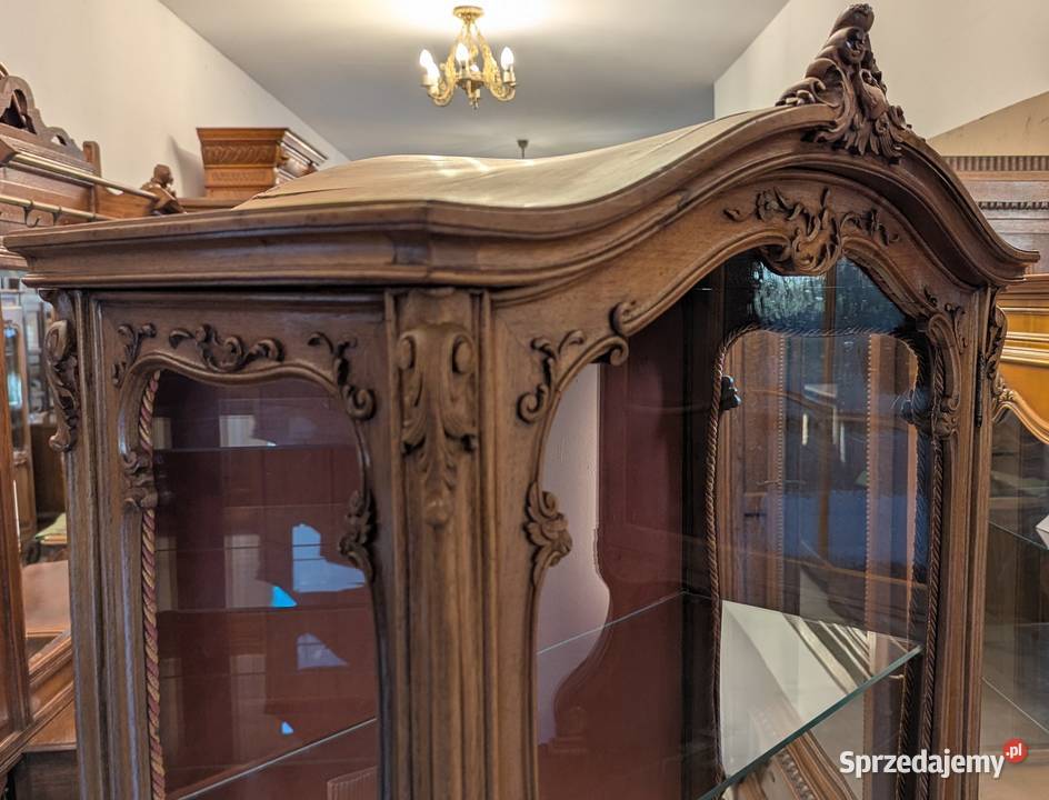 piękna witrynaserwantka ludwikowska orzechsklep Dąbrowa Górnicza