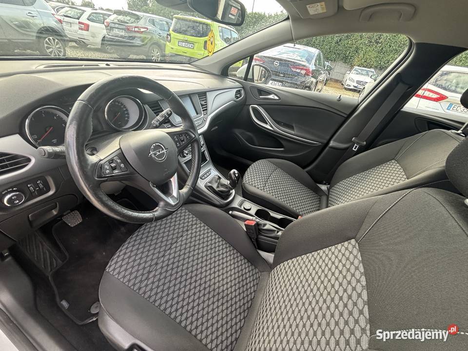 Opel Astra Gwarancja asystent pasa ruchu