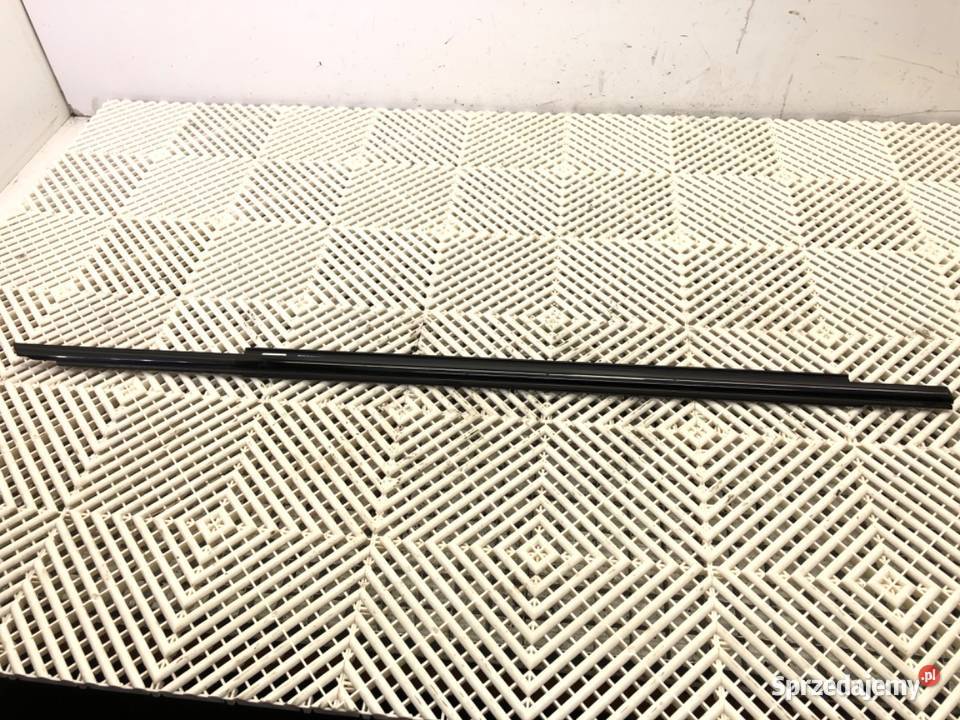 LISTWA ZGARNIAJĄCA PRZÓD PRAWA AUDI Q5 8R