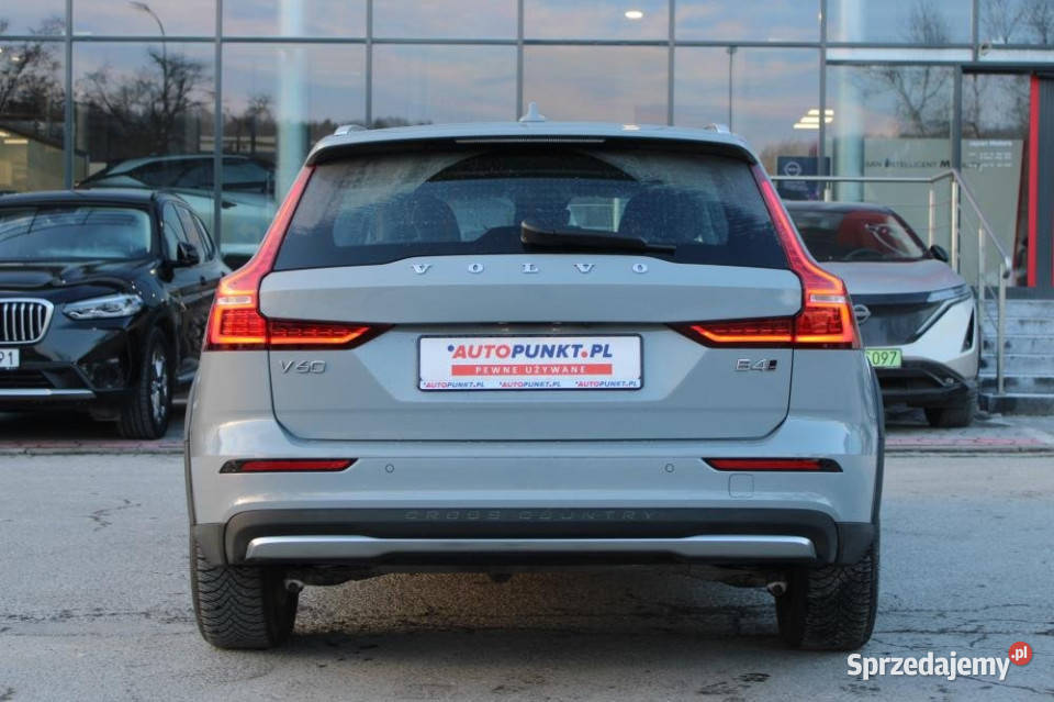 Volvo V60 Cross Country 2024r Carplay Podgrz Kraków