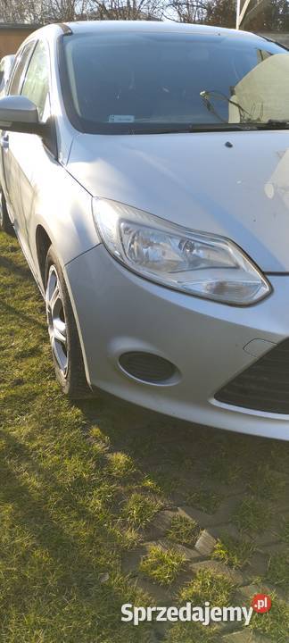 Ford Focus Kombi super stan 16 benz nie wymaga sprzedam