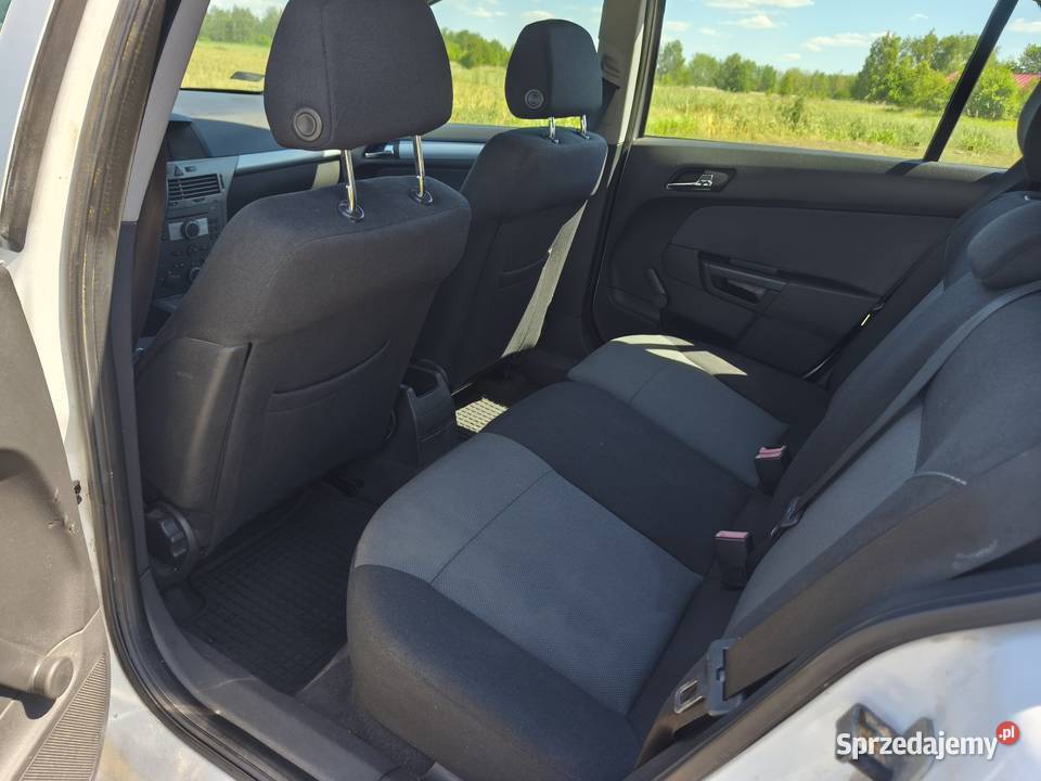 Opel Astra 2005 16 benzyna 238 przebiegu lubelskie Łuków