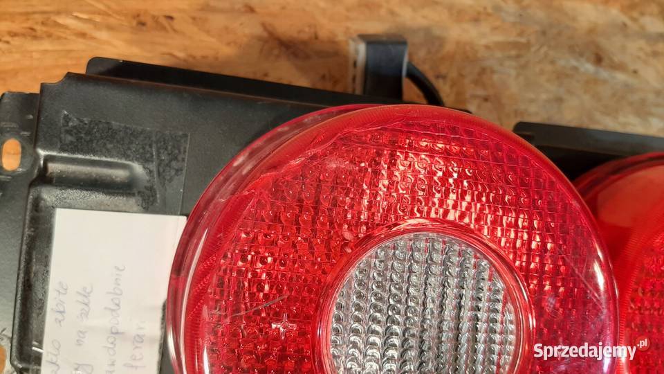 LAMPA TYŁ KLOSZ FERRARI F360 360 512 575 osobowe Nowy Tomyśl