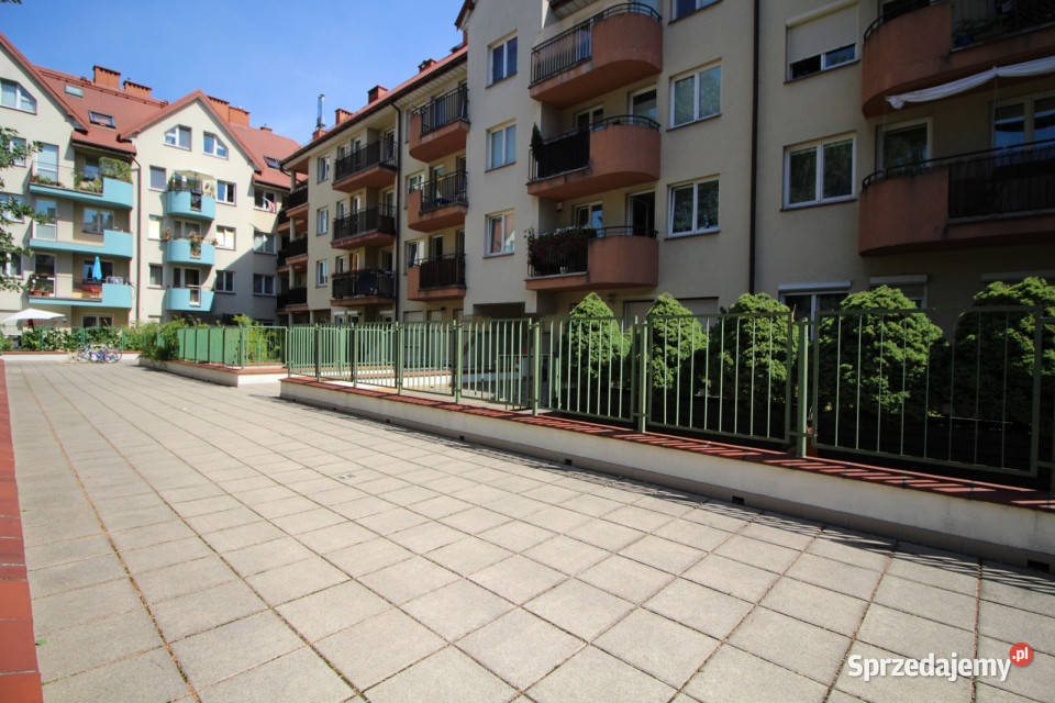 Studio 32 m2 z ogromnym tarasem metra idealne Warszawa