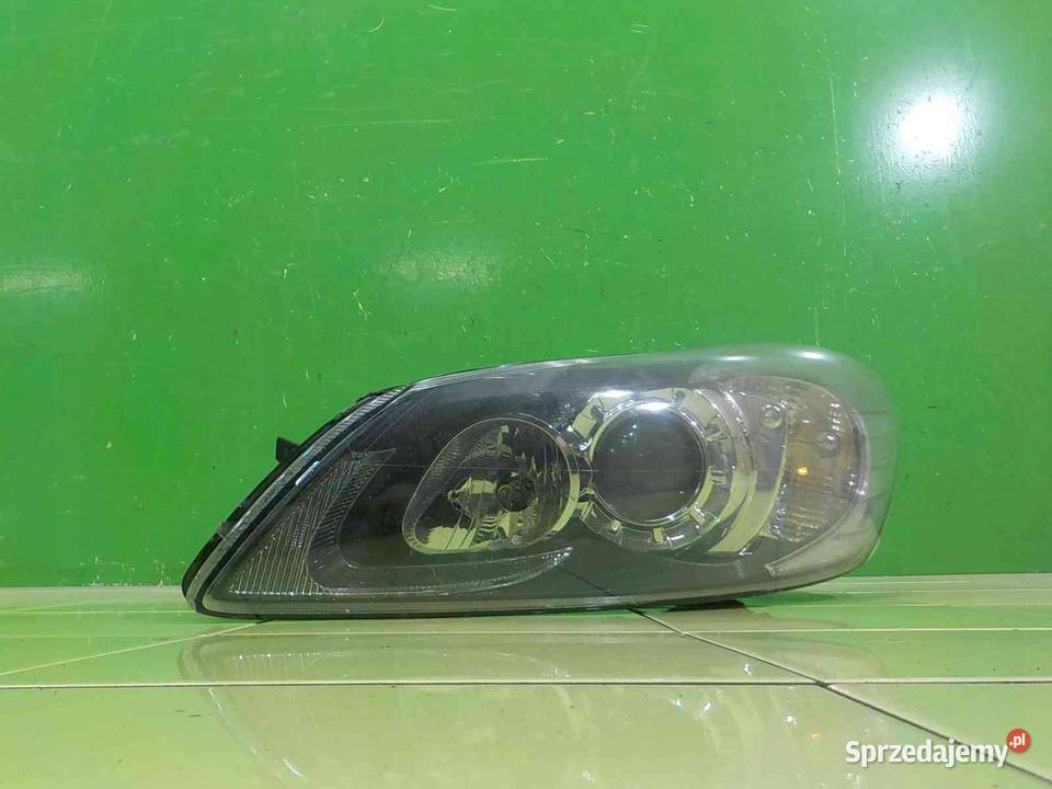 VOLVO C30 20 D 12r lampa lewa przod 31299821 Oświetlenie Suków