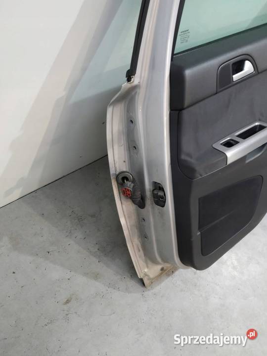 DRZWI PRAWE TYŁ KOMBI 42626 Volvo V50 I 20042012 Rok produkcji 2005