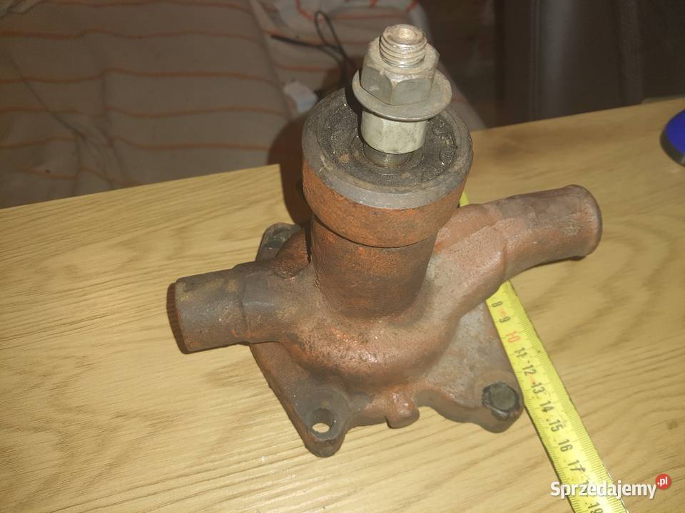 Nowa orginalna pompa wody do Ursus