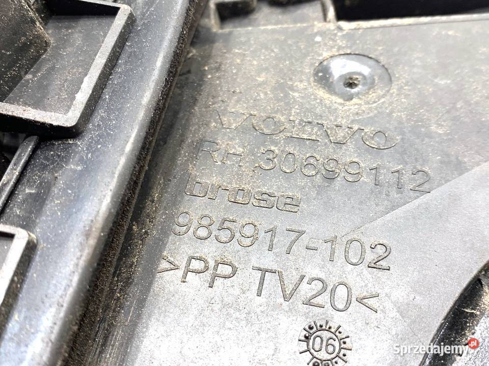 ZAMEK DRZWI PRAWY TYŁ VOLVO V50 Kombi 30699112