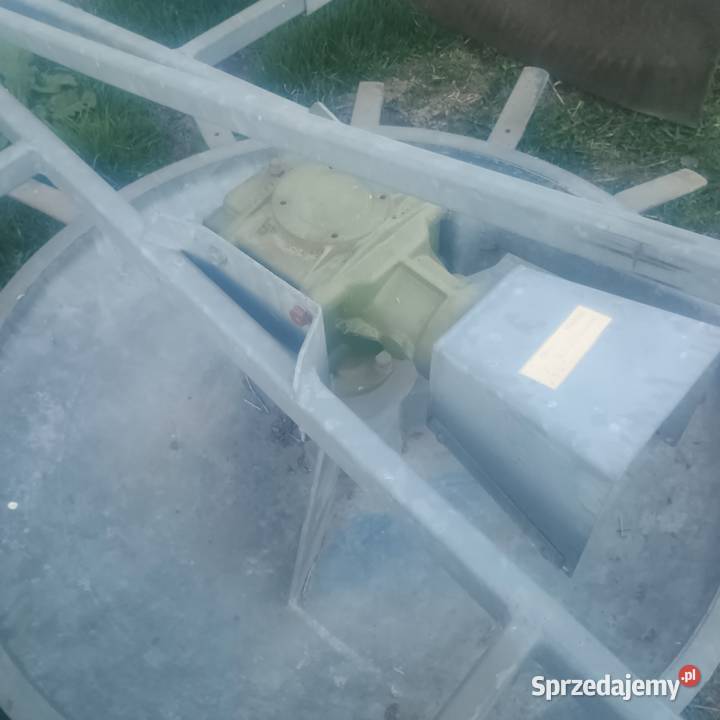 Sprzedam rozgarniacz do kiszonki Do hodowli zwierząt Waganiec